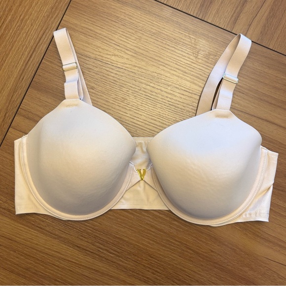 Victoria’s Secret Cream Underwire Bra Front Closure 40C - Picture 1 of 4